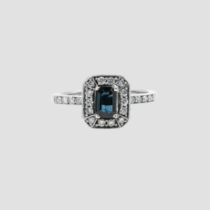 18K WHITE GOLD LADIES RING
